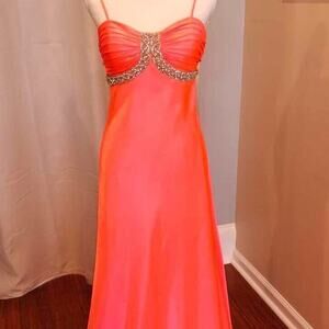Betsy & Adams size 6 Orange gorgeous Maxi dress gown prom homecoming cruise